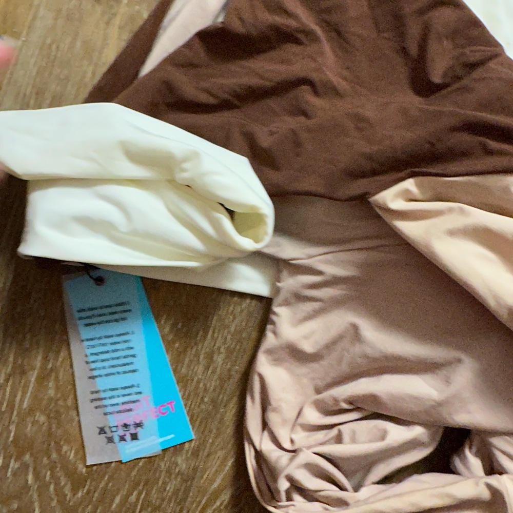 One One Swim Elegant Beige and Brown One-Shoulder Swimsuit New with tags - Picture 3 of 4